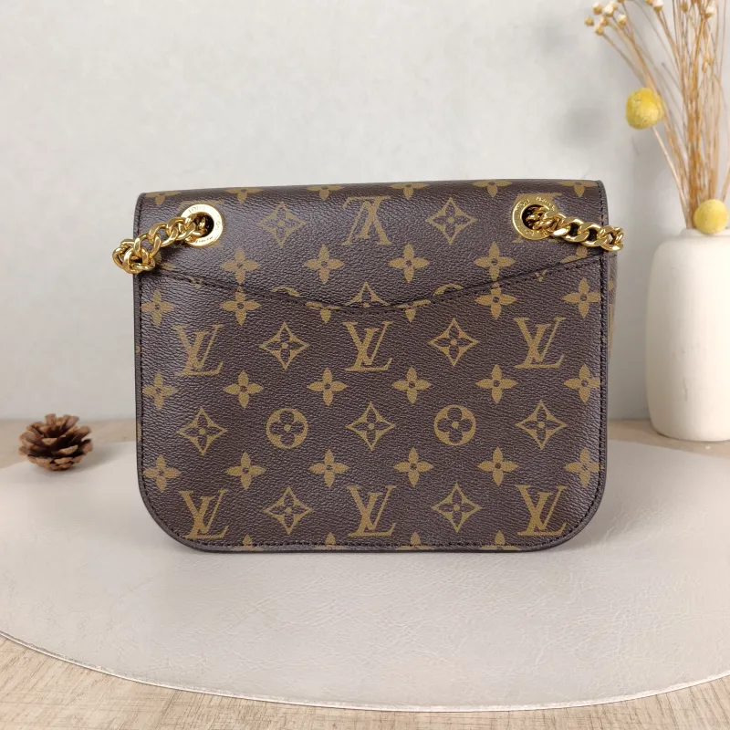 Louis Vuitton Crossbody Bag Passy Messenger Bag Monogram PVC Small 23 × 9 × 17 cm — cover view 5 of 6