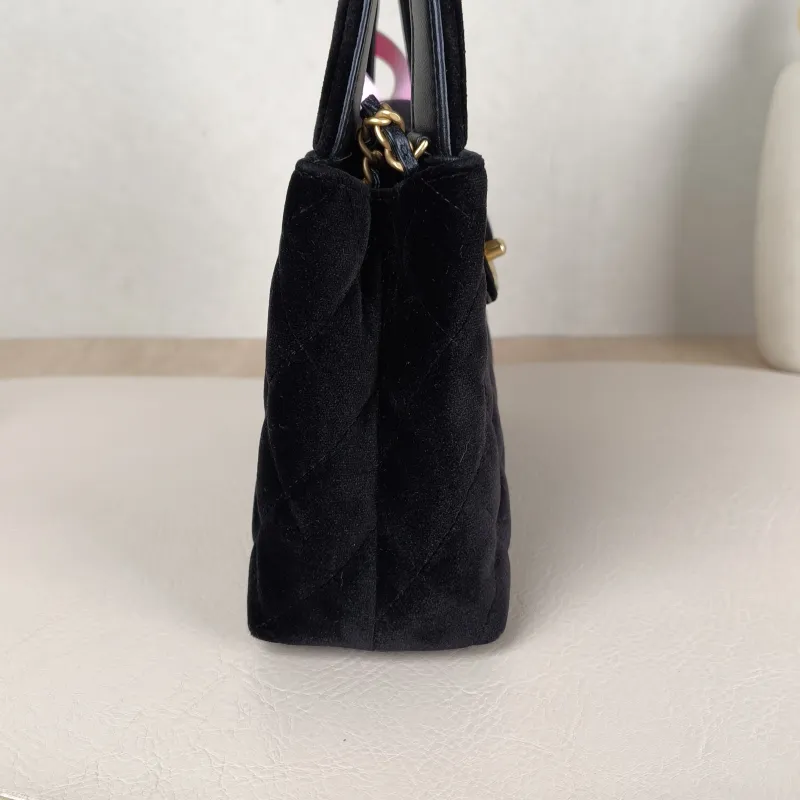 Chanel Crossbody Bag Kelly Black Velvetmini19 × 7 × 13 cm — detail view 11 of 13