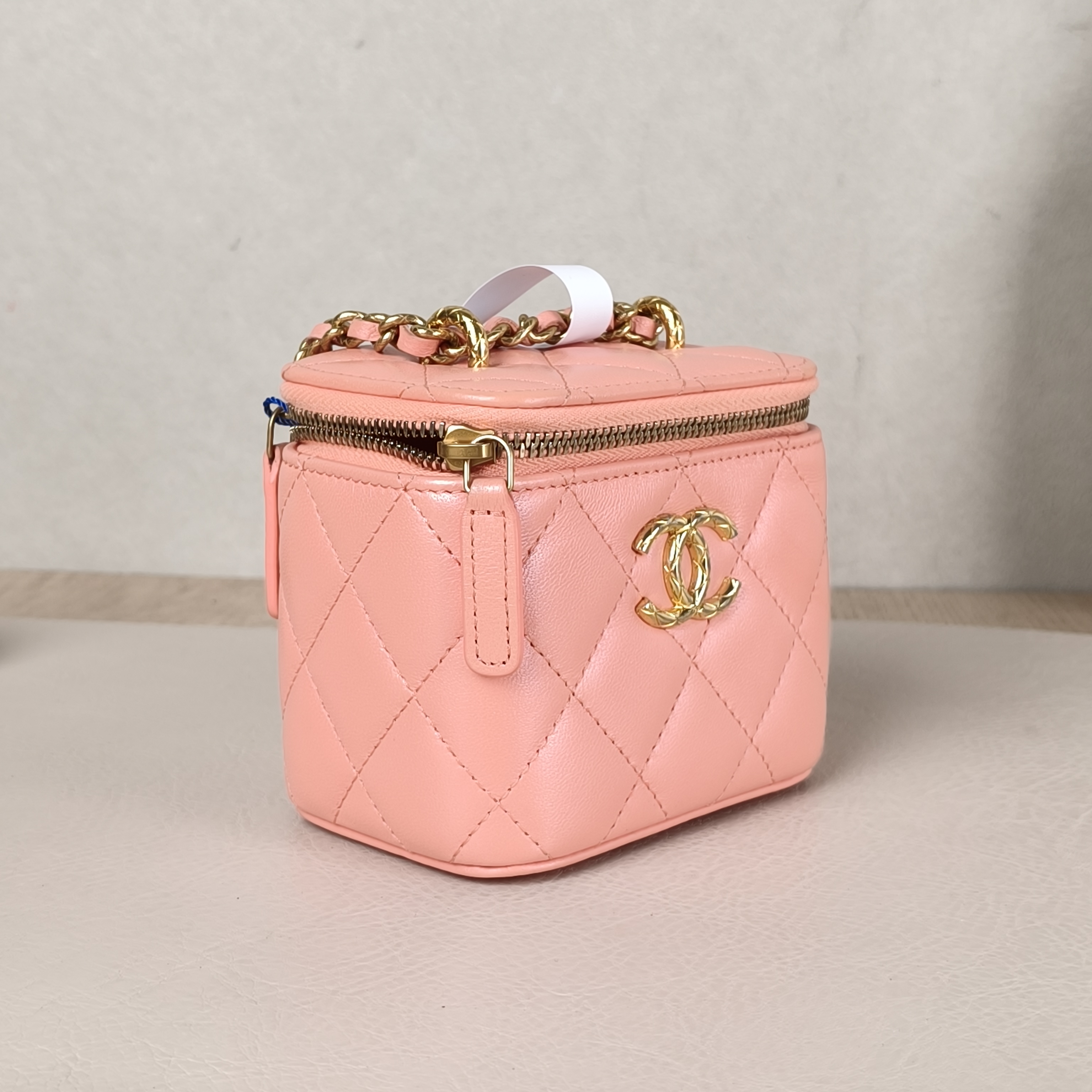 Chanel Crossbody Bag Edition Pink Lambskinmini10 × 7 × 9 cm — cover view 3 of 5