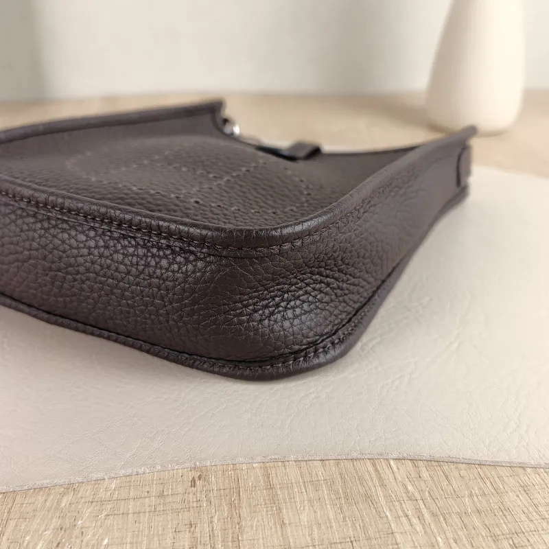 Hermès Crossbody Bag Evelyne Mini 16 Mini 16 TC Calfskin Mini 17 × 5.5 × 18 cm B — detail view 8 of 9