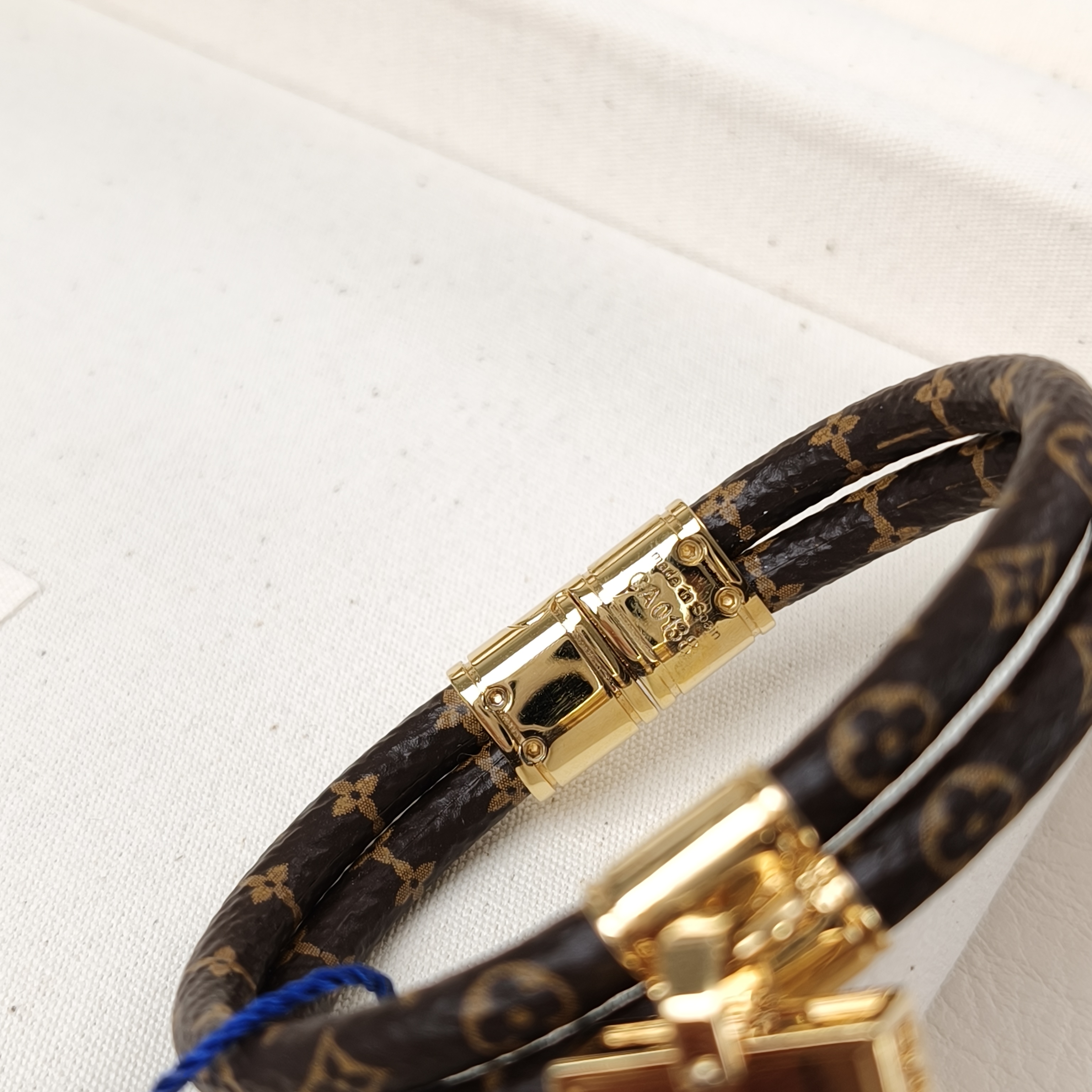 Louis Vuitton Bangle Bangle Monogram One Size18cm — cover view 4 of 11