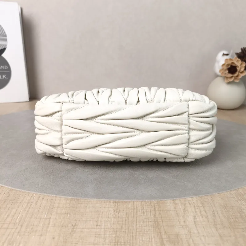Miumiu Shoulder Bag Wander Matelassé Hobo White Lambskin Small20 × 6 × 17 cm — cover view 6 of 6