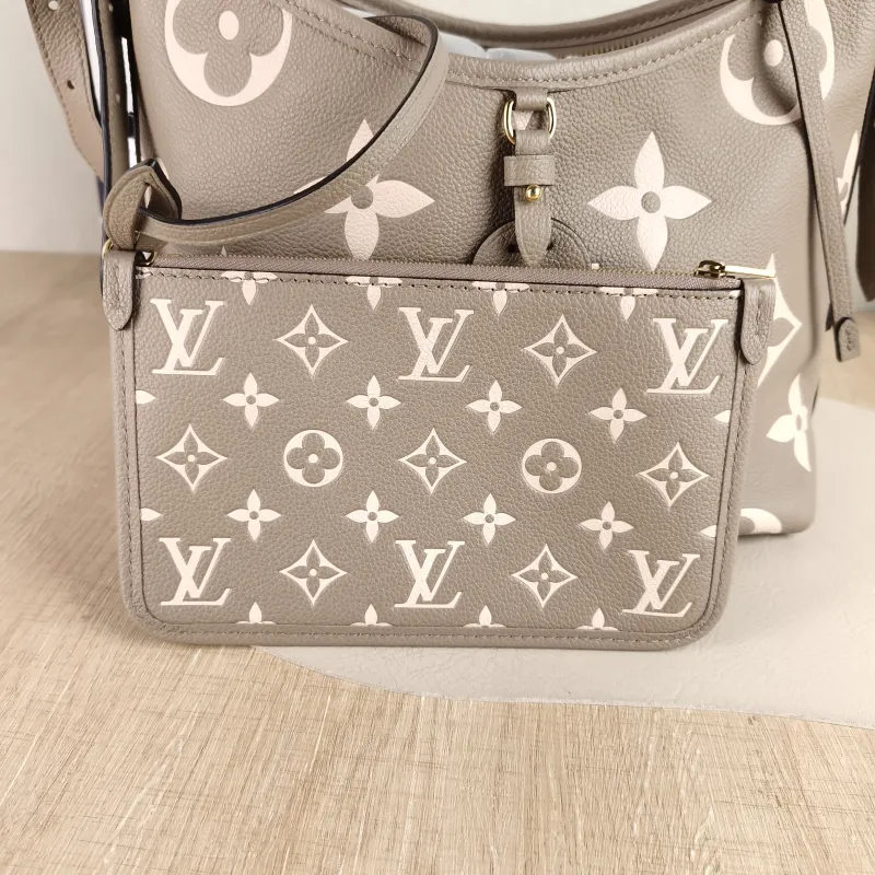 Louis Vuitton Crossbody Bag Carryall Calfskin Small 29.5 × 12 × 24 cm — detail view 4 of 14