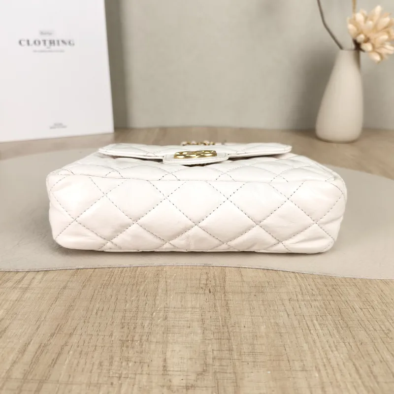 Chanel Crossbody Bag23p hobo White Waxed Leather Small19 × 6 × 17 cm — cover view 2 of 5