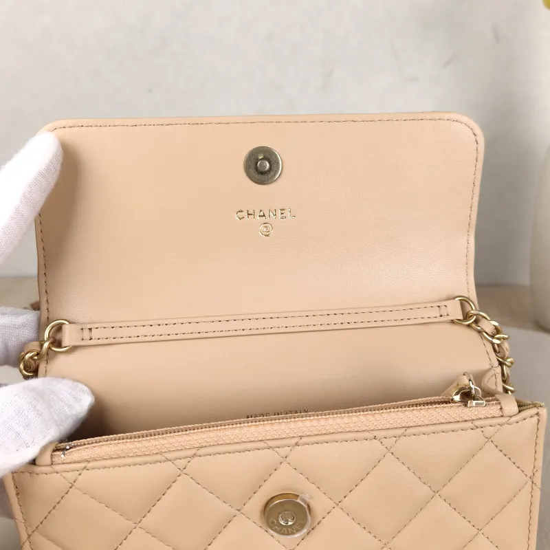 Chanel Crossbody Bag woc Collection Taupe Lambskin mini17 × 5 × 9.5 cm — detail view 4 of 15
