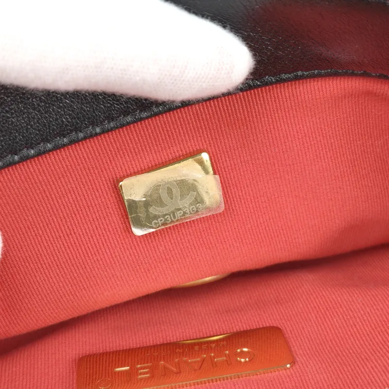 Chanel Crossbody Bag 19Bag Black SL ambskin Small 26 × 9 × 16 cm — detail view 4 of 15