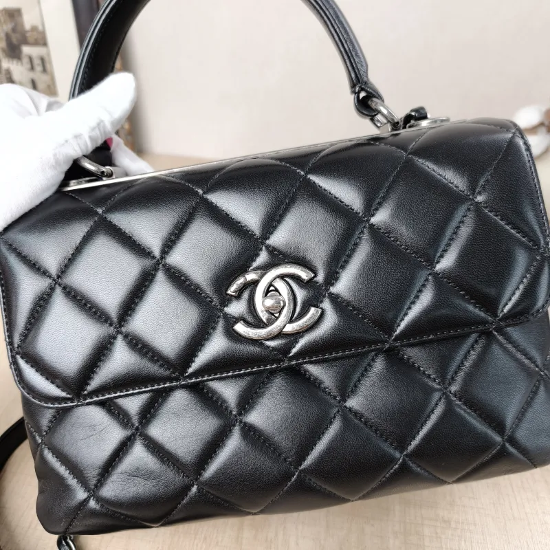 Chanel Crossbody Bag Trendy CC Black Lambskin Small25 × 12 × 17 cm — detail view 13 of 23