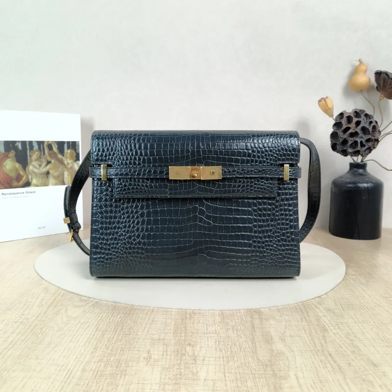 SAINT LAURENT Shoulder Bag MANHATTAN Green Calfskin Medium29 × 7.5 × 20 cm