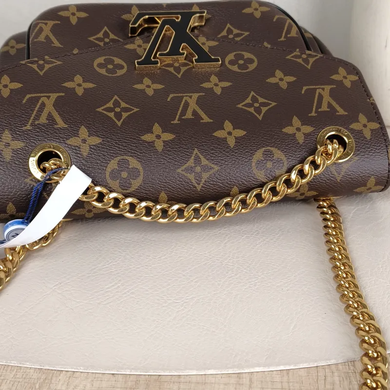 Louis Vuitton Crossbody Bag Passy Messenger Bag Monogram PVC Small23 × 9 × 17 cm — detail view 1 of 13