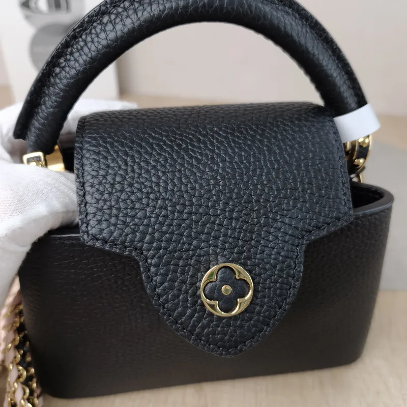 Louis Vuitton Shoulder Bag Capucines Black Pink Calfskin Mini 21 × 8 × 14 cm — detail view 7 of 14