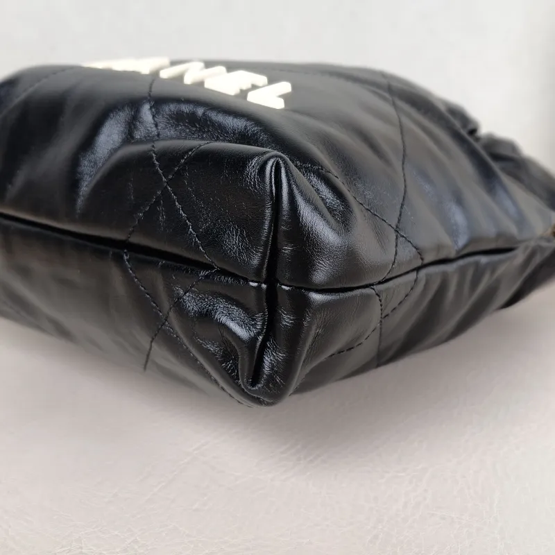 Chanel Shoulder Bag 22Bag Black CC alfskin Mini 20 × 6 × 19 cm — detail view 9 of 12