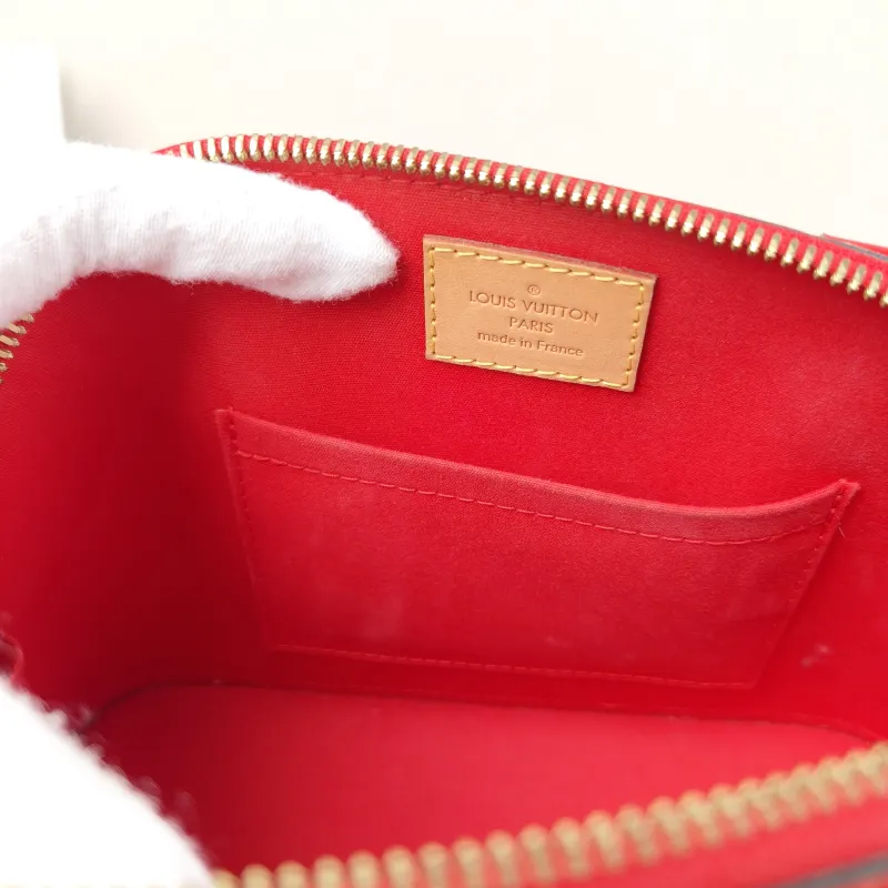 Louis Vuitton Crossbody Bag Alma BB Patent Leather BB 23.5 × 11.5 × 17.5 cm — detail view 10 of 11