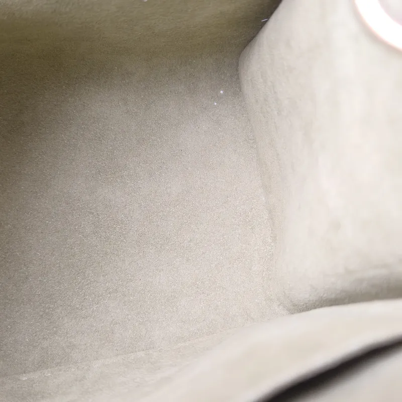 Louis Vuitton Top Handle Bag Onthego Monogram Empreinte Embossed Calfskin Small 25 × 11.5 × 19 cm — detail view 5 of 10