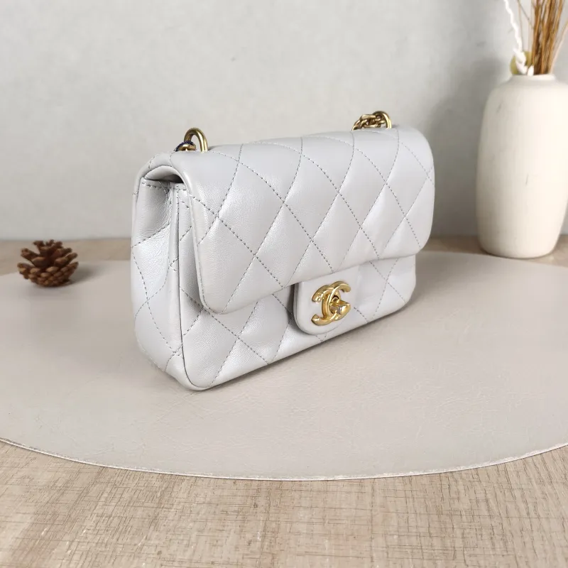 Chanel Crossbody Bag Grey Lambskin One Size19 × 5 × 12.5 cm — cover view 3 of 5