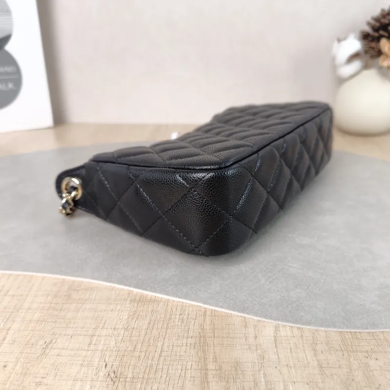 Chanel Crossbody Bag Black Grained Calfskin 21 × 5.5 × 12 cm — detail view 5 of 11