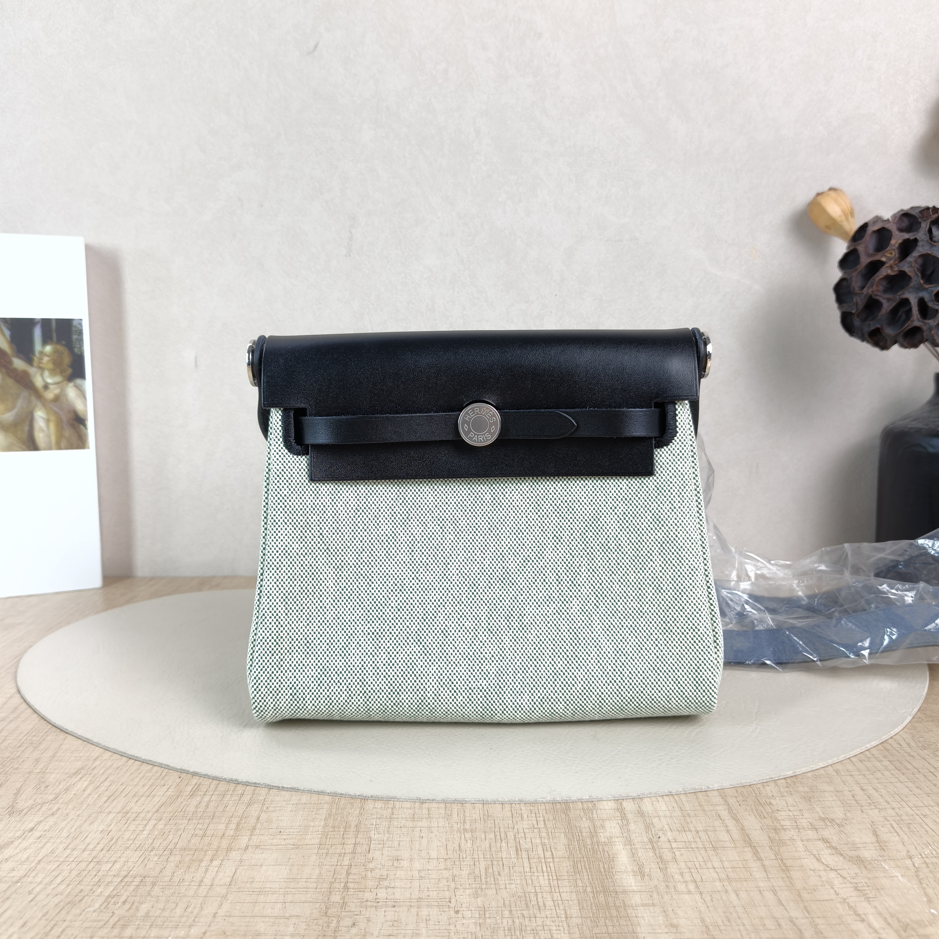 Hermès Crossbody Bag Herbag Zip 20Beige · Green · Black Calfskin，Canvasmini20.5 × 7 × 16.5 cm