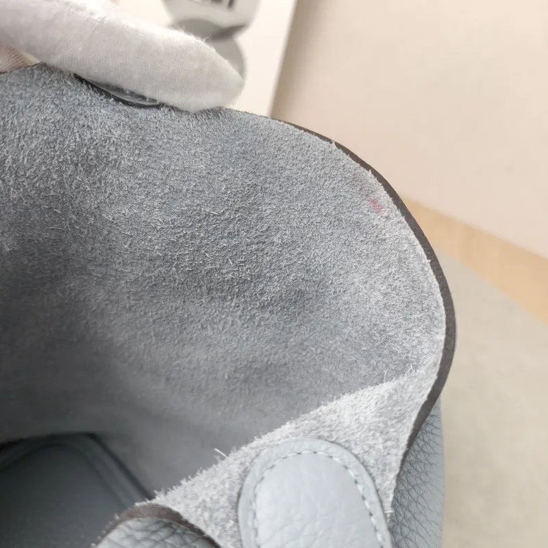 Hermès Top Handle Bag Picotin Lock 22 22 Taurillon Clemence TC Calfskin Medium 22 × 17 × 21 cm W — detail view 11 of 12