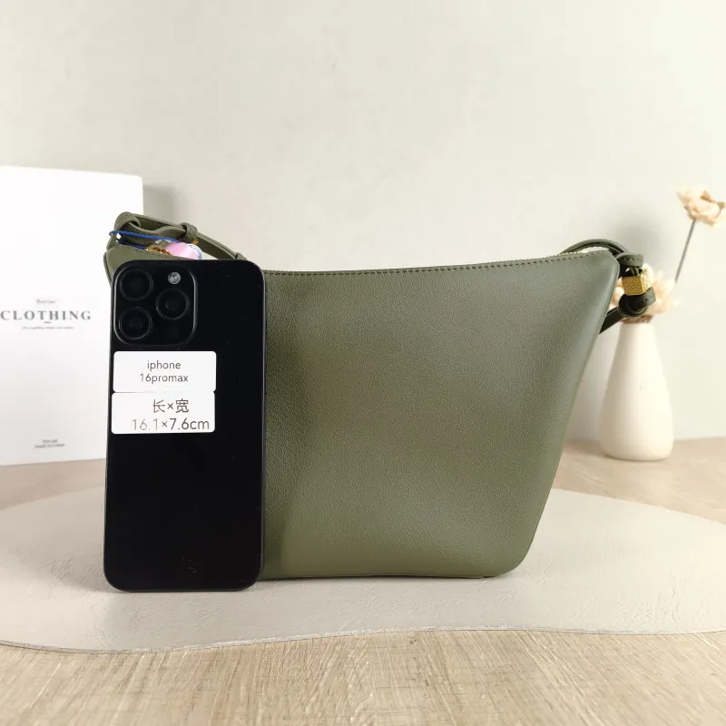 LOEWE Shoulder Bag Hammock hobo Green Calfskin Mini 28 × 9.5 × 17 cm — cover view 5 of 5