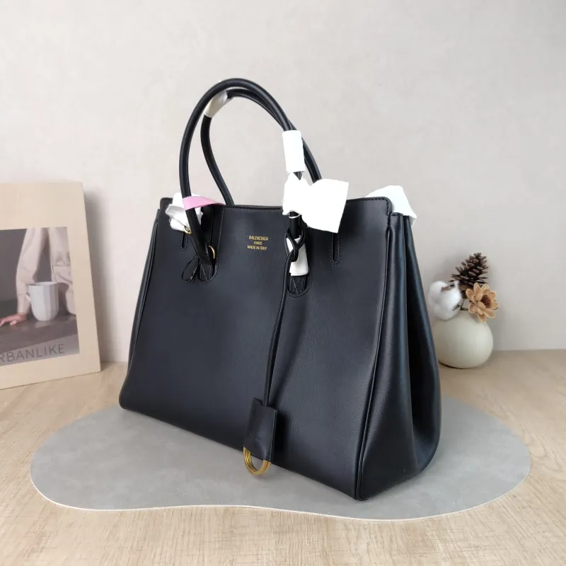 BALENCIAGA Top Handle Bag Hampton Carry All Tote Bag Black Calfskin Small 32 × 16 × 25 cm — cover view 2 of 5