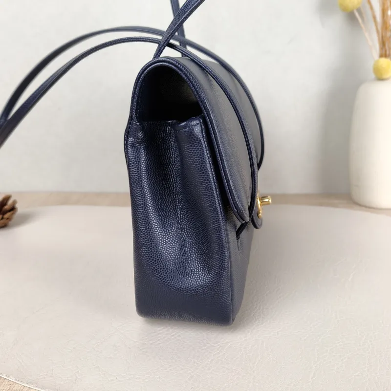 Chanel Shoulder Bag 26p preppy coco Navy Grained Calfskin Small 22 × 7 × 15 cm — detail view 3 of 12