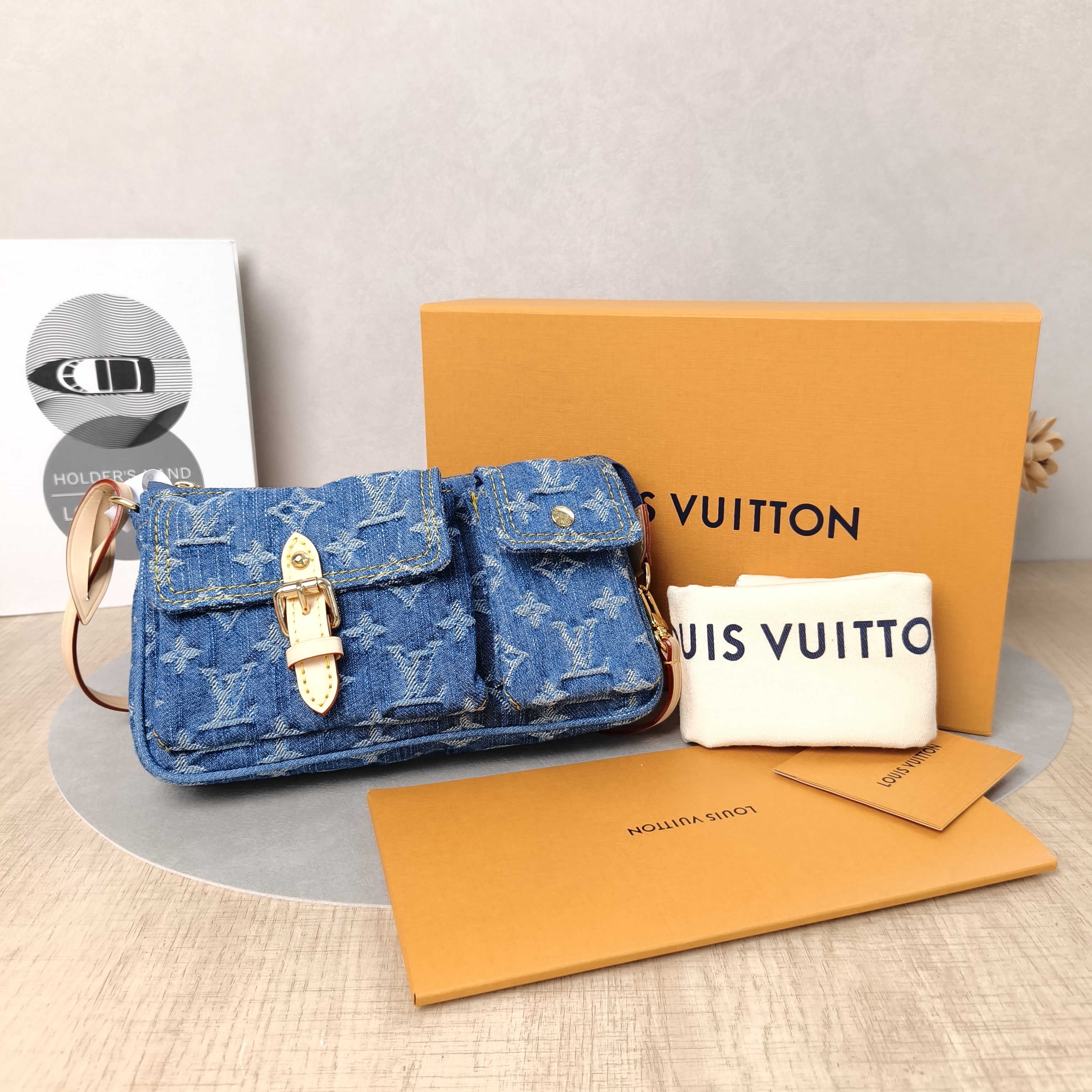 Louis Vuitton Shoulder Bag Pochette Accessories Cargo One Size23.5 × 3 × 14 cm — cover view 3 of 6
