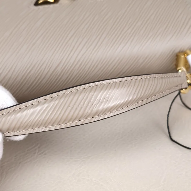 Louis Vuitton Crossbody Bag Twist Epi Embossed Calfskin Small 19 × 9 × 15 cm — detail view 1 of 12