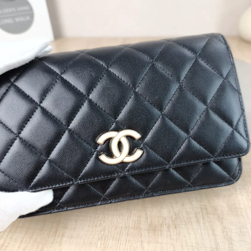 Chanel Crossbody Bag Classic Flap WOC CF WOCWOC Bag Black Pink Lambskin One Size 19 × 4 × 12.5 cm — detail view 12 of 14