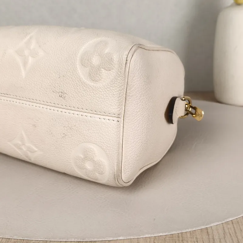 Louis Vuitton Crossbody Bag Speedy20 White Empreinte Embossed Calfskin Small20.5 × 12 × 13.5 cm — detail view 5 of 12