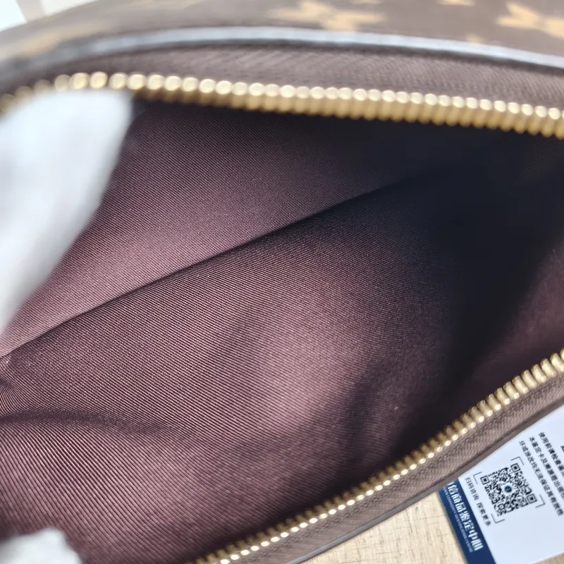 Louis Vuitton Crossbody Bag Boulogne PVC Small 26 × 9.5 × 16 cm — detail view 3 of 10