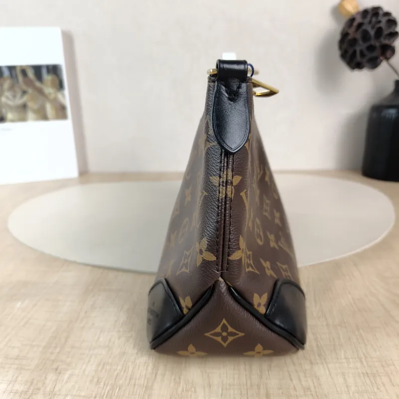 Louis Vuitton Crossbody Bag Boulogne PVC Small 26 × 9.5 × 16 cm — detail view 3 of 9