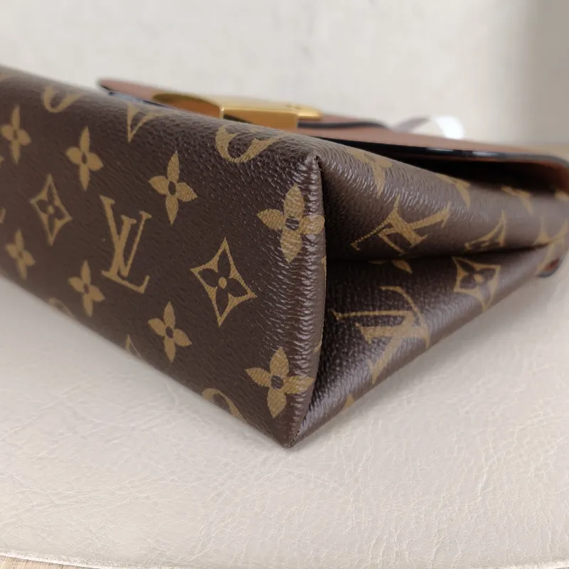 Louis Vuitton Crossbody Bag Locky BB Caramel PVC BB 20 × 7.5 × 16 cm — detail view 4 of 11