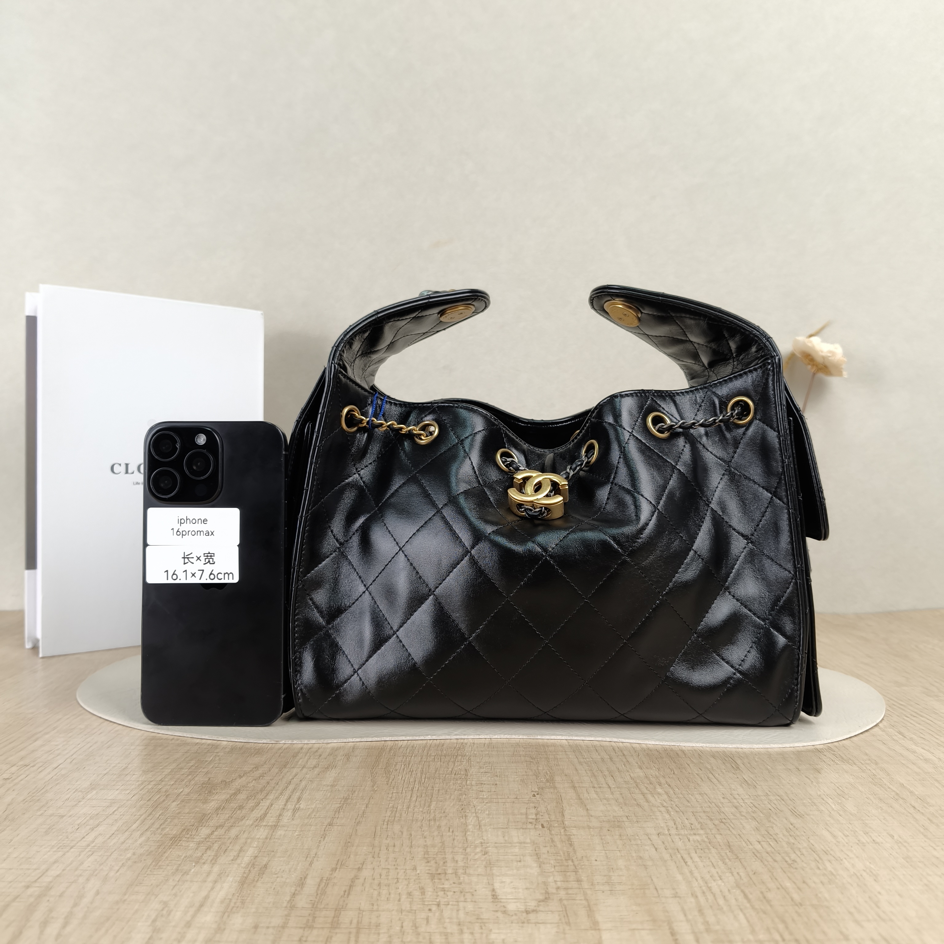 Chanel Shoulder Bag25Bag Black Waxed Leather Calfskin Small26 × 14 × 30 cm — cover view 3 of 5