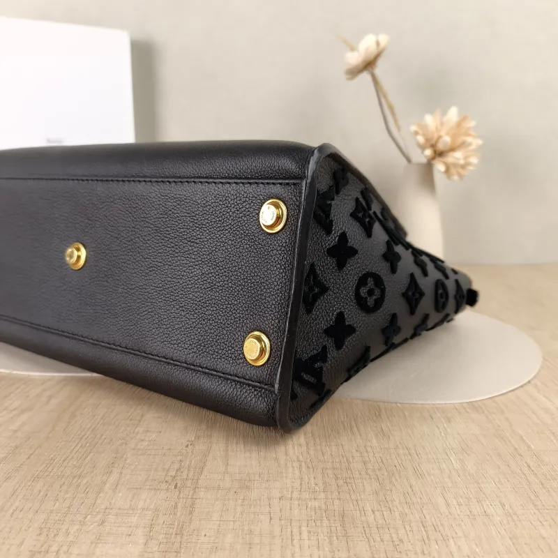 Louis Vuitton Top Handle Bag On My Side Black Calfskin Medium30.5 × 14 × 24.5 cm — detail view 5 of 14