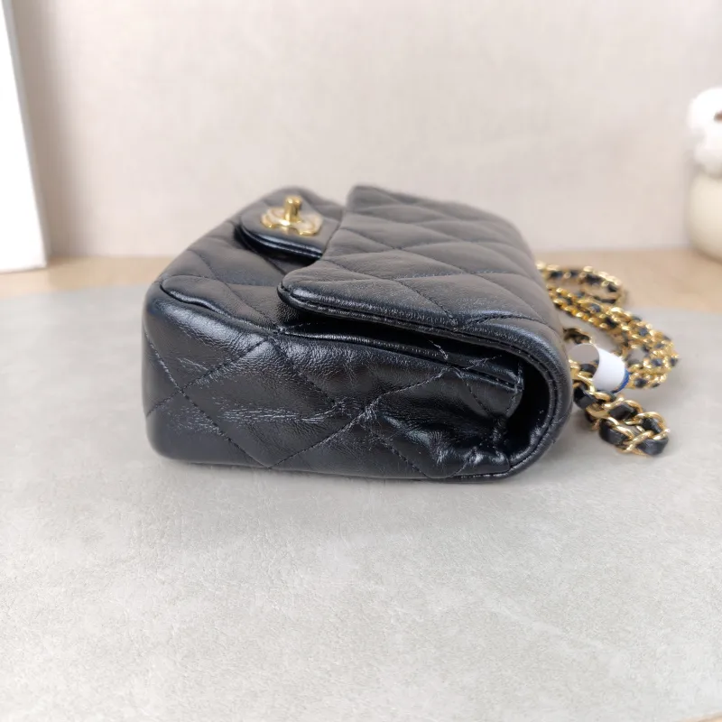 Chanel Crossbody Bag Black Lambskinmini19 × 8.5 × 14 cm — detail view 8 of 16