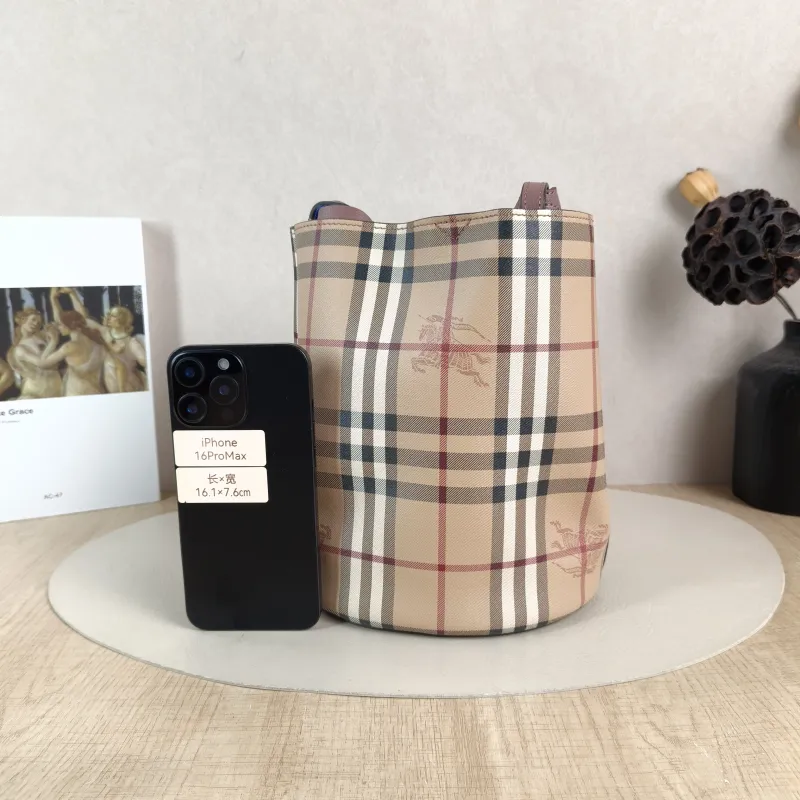 BURBERRY Crossbody Bag Bucket Bag Colorblock PVC 19 × 15 × 22.5 cm — cover view 5 of 5