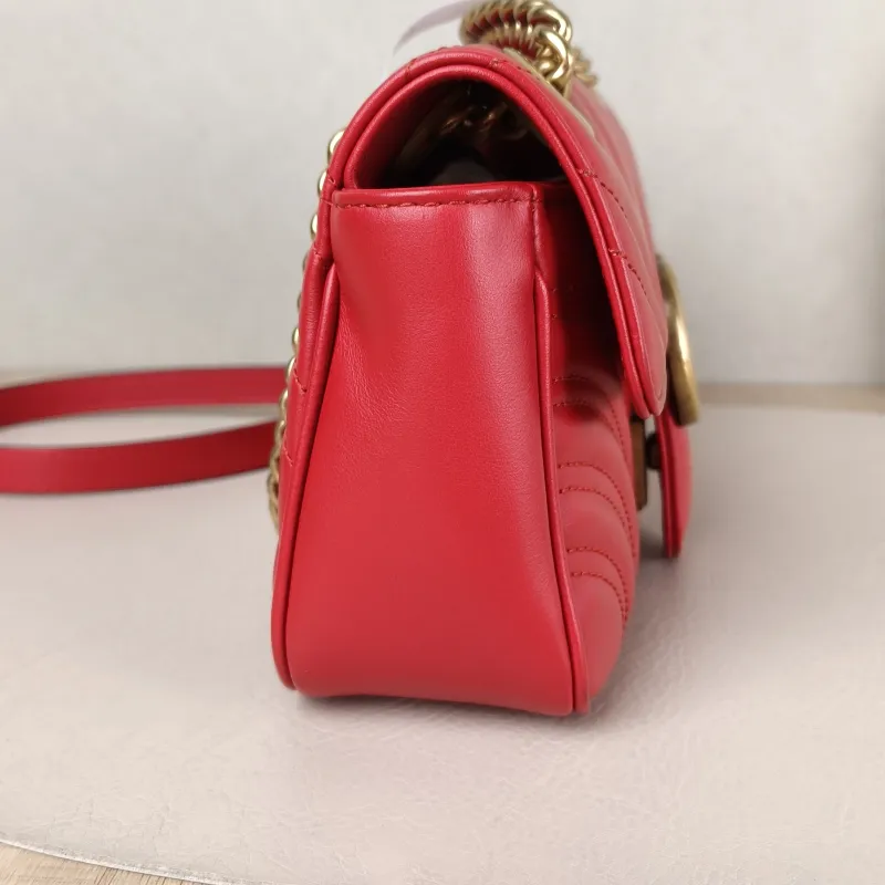 GUCCI Crossbody Bag GG Marmont Small Marmont 22 Red Calfskin Small 22 × 6 × 13 cm — detail view 1 of 12