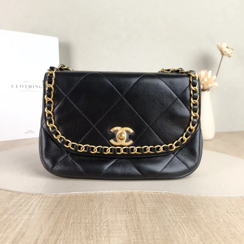 Chanel Crossbody Bag Crossbody Bag Black with Gold-Tone Hardware Lambskin One Size 24 × 6 × 15 cm