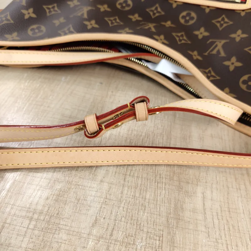Louis Vuitton Shoulder Bag Lineup Monogram PVC One Size 34.5 × 13 × 26 cm — detail view 8 of 10