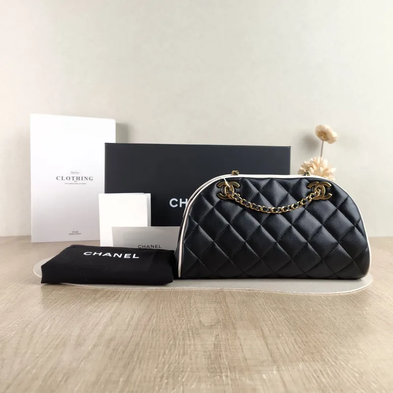 Chanel Crossbody Bag Bowling Bag Black Lambskin One Size 25 × 8 × 14 cm — cover view 2 of 6