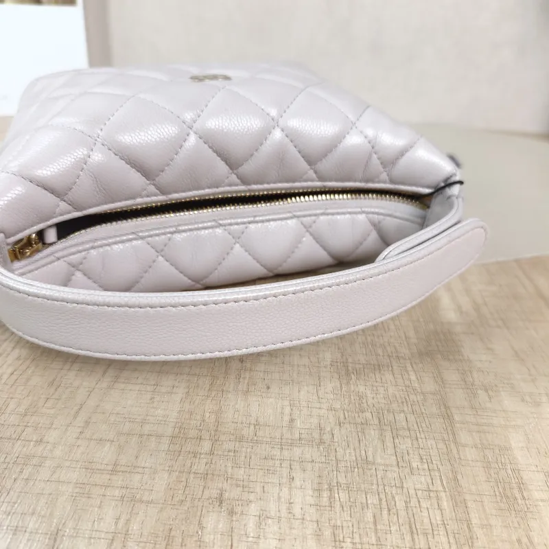 Chanel Crossbody Bag Crossbody Bag Grained Calfskin One Size16 × 6 × 13 cm — detail view 4 of 12