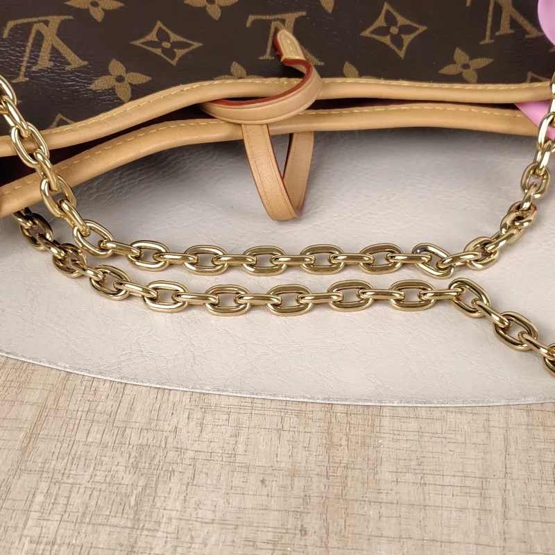 Louis Vuitton Crossbody Bag Carryall BB Monogram PVC BB 26 × 10 × 17 cm — detail view 12 of 12