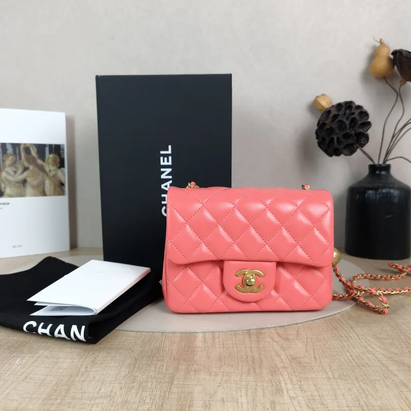 Chanel Crossbody Bag Red Lambskin One Size 17 × 8 × 13.5 cm — cover view 2 of 6