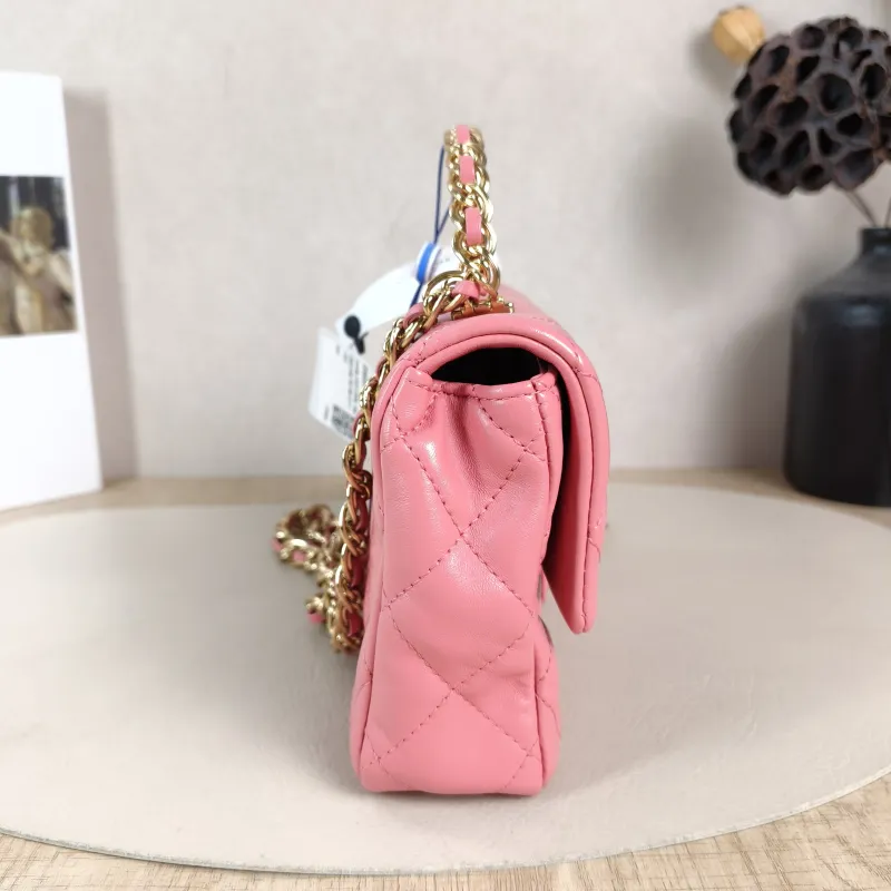Chanel Crossbody Bag Pink Lambskin One Size 20 × 5 × 13 cm — detail view 4 of 14