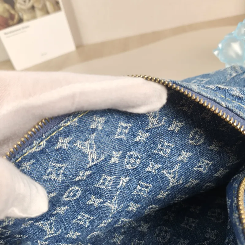 Louis Vuitton Shoulder Bag Baggy hobo Shoulder Bag Blue One Size 30 × 13 × 22 cm — detail view 6 of 10