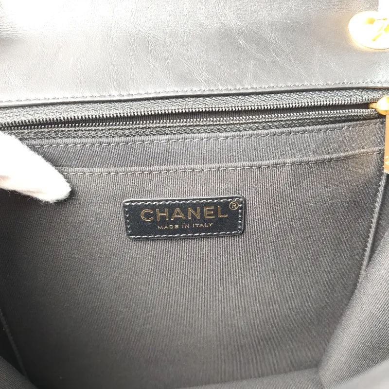 Chanel Crossbody Bag Backpack Black Calfskin One Size25 × 6 × 22 cm — detail view 12 of 13