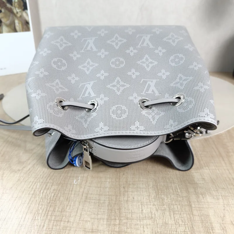 Louis Vuitton Crossbody Bag BELLA Grey Calfskin One Size 22 × 14 × 19 cm — detail view 1 of 12