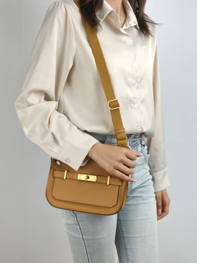Hermès Crossbody Bag Jypsiere 23 4B Swift Calfskin Mini 23 × 5 × 17 cm W — on-model view 1 of 2