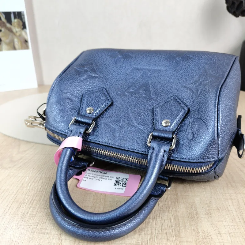Louis Vuitton Crossbody Bag Speedy20 Calfskin One Size 20.5 × 12 × 13.5 cm — detail view 4 of 12