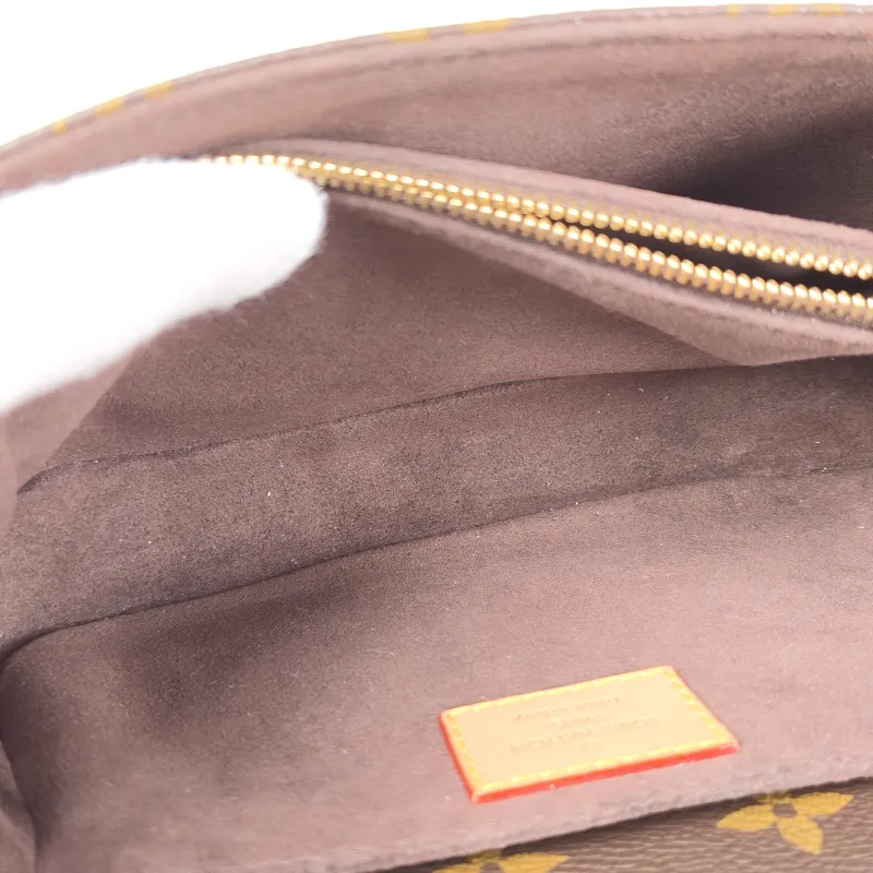 Louis Vuitton Crossbody Bag Pochette Métis East West Monogram PVC Small 21.5 × 6 × 13.5 cm — detail view 8 of 17