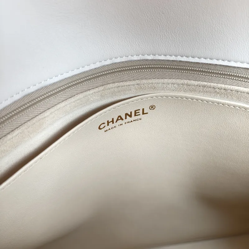 Chanel Top Handle Bag White Calfskin Large 38 × 11 × 27 cm — detail view 2 of 13